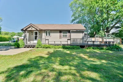 54 Lakeside Ave 1