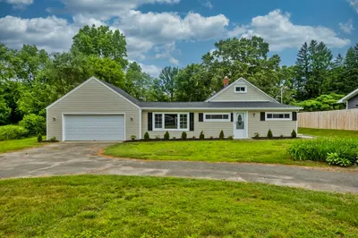 57 Manchonis Rd
