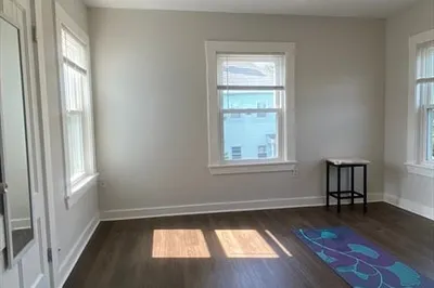 5 Blaine Ave #2
