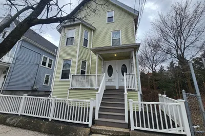 100 Flint St #1