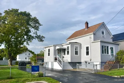 38 Maitland St