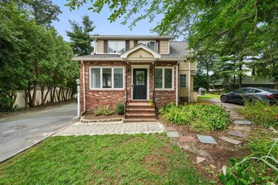8 Dewing Rd