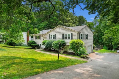 15 Crestwood Drive