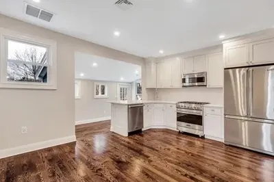 31 Oak Street #2 1