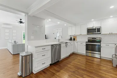 130 Elm St 1