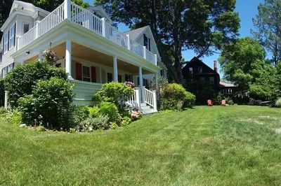 7 Cottage St #2 1