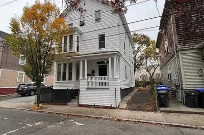 77 Pekin St #2 1