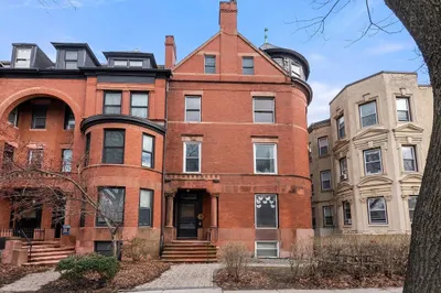 1874 Beacon St #4