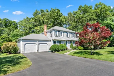 4 Stephanie Rd 1