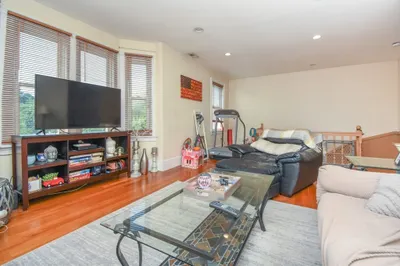 431 Faneuil St #2C