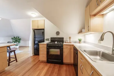 61 Crescent St #6 1