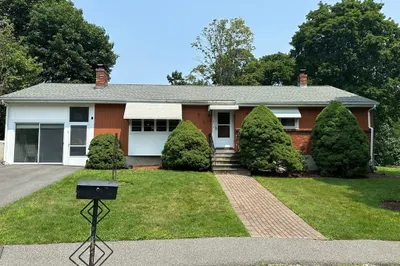 5 Surrey Circle