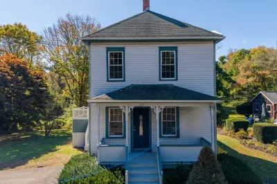 117 Old Westport Rd 1