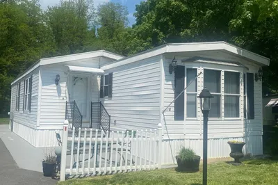 18 Parkwood Dr 1