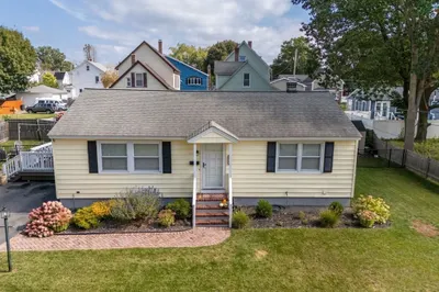 21 Twiss St