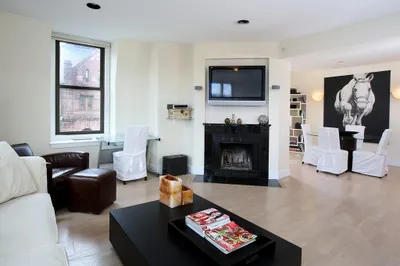 201 Newbury St #406 1