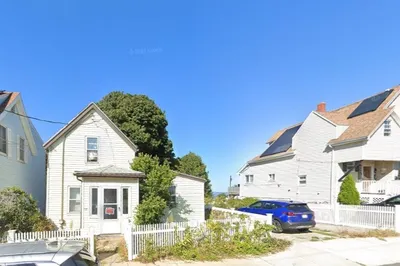 52 Crest Ave
