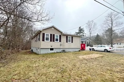 16 Larose Avenue 1