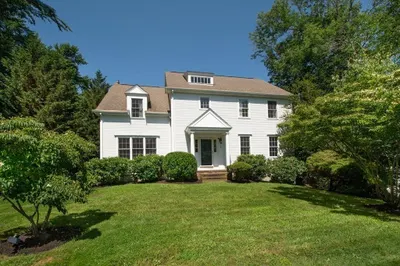 42 Eastward Ln 1