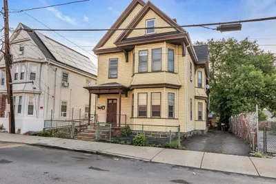 7 Trenton St