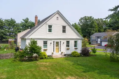 14 CottAge Street #A 1