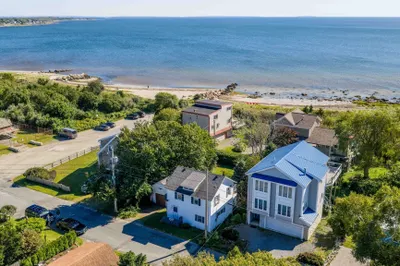7 Bayview Ave 1
