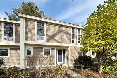 11 Oak St #43