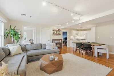 12 Benton St #4 1