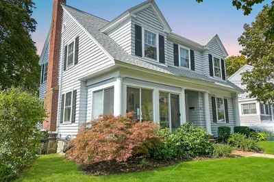 24 York St