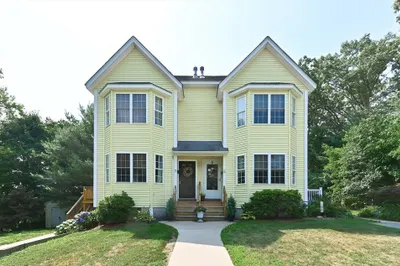7 Essex St #7 1