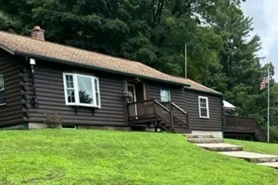 6 Montgomery Rd