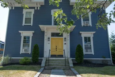 149 High St #3