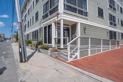 80 Webster Ave #3D