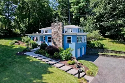 125 Mountain View Dr 1