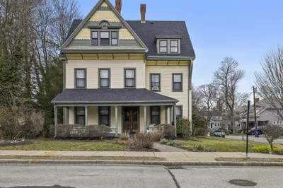 49 Grove St #8