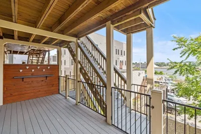 156 Falcon Street #1