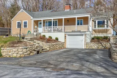 33 Simmons Rd