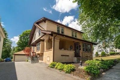 8 Lamar Ave