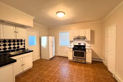 38 Hunting St #1 1