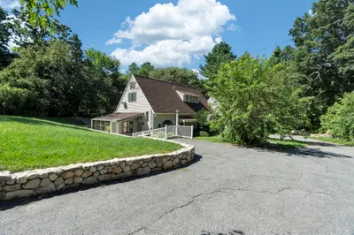 606-a Springs Road 1