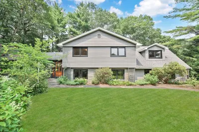 8 Fox Hill Dr 1