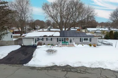 145 Mount Hope Rd 1