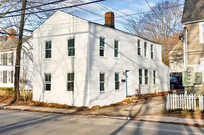 282 Main St
