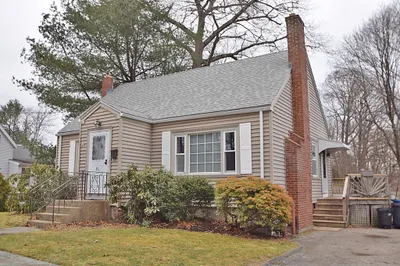 81 Cross St