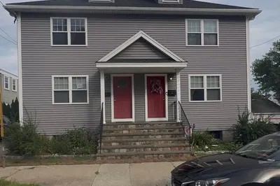 32 Chestnut St #1