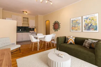25 Westbourne Ter #2A