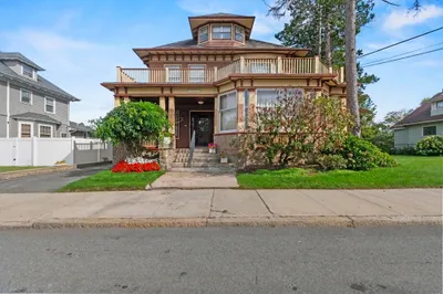 1353 Robeson St 1