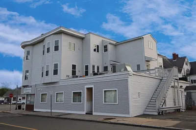 5 Essex Street #5B