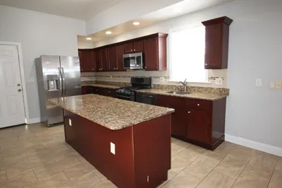 83 Devon St #1 1