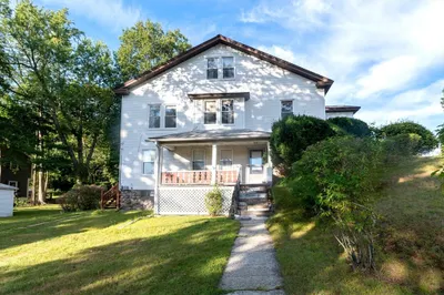 7 W Hampton St